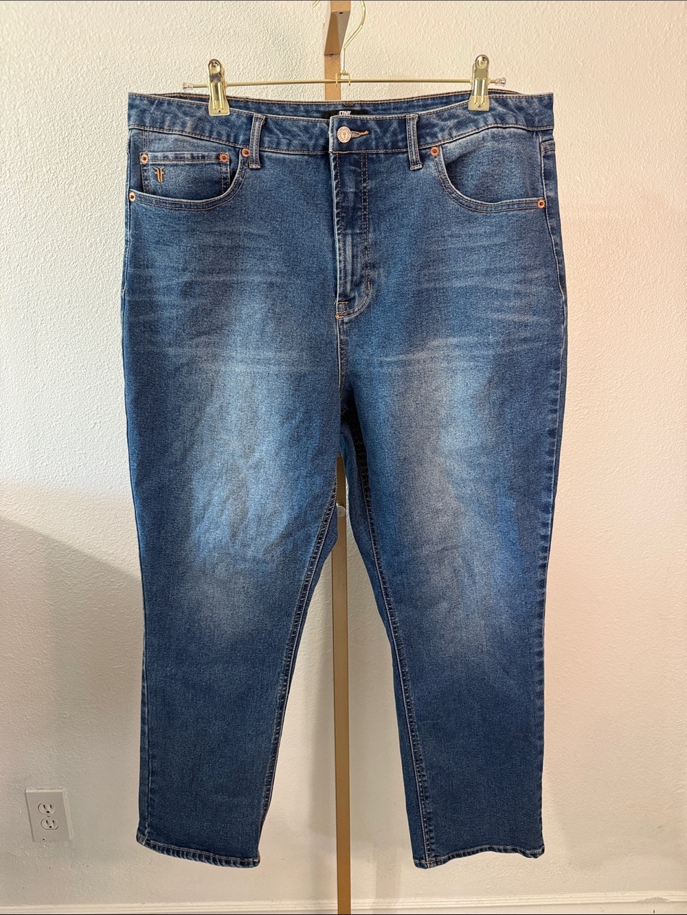 Frye women’s Medium to Blue Straight Jeans- Size 16